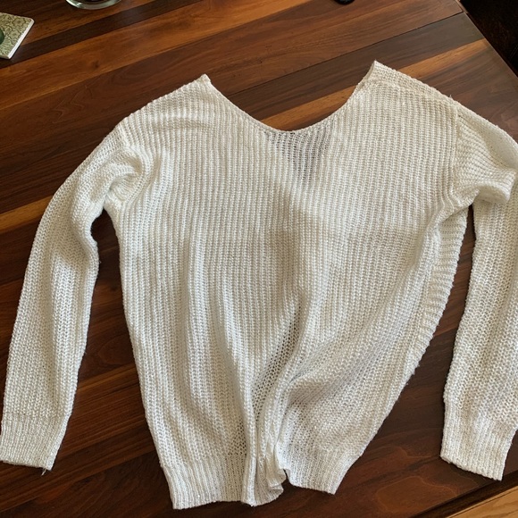 All sweater with ✨ & lovely V cropped back - Picture 2 of 5